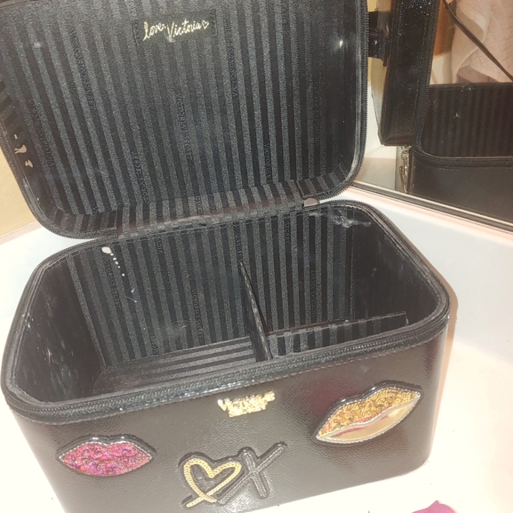 Makeup bag caboodle